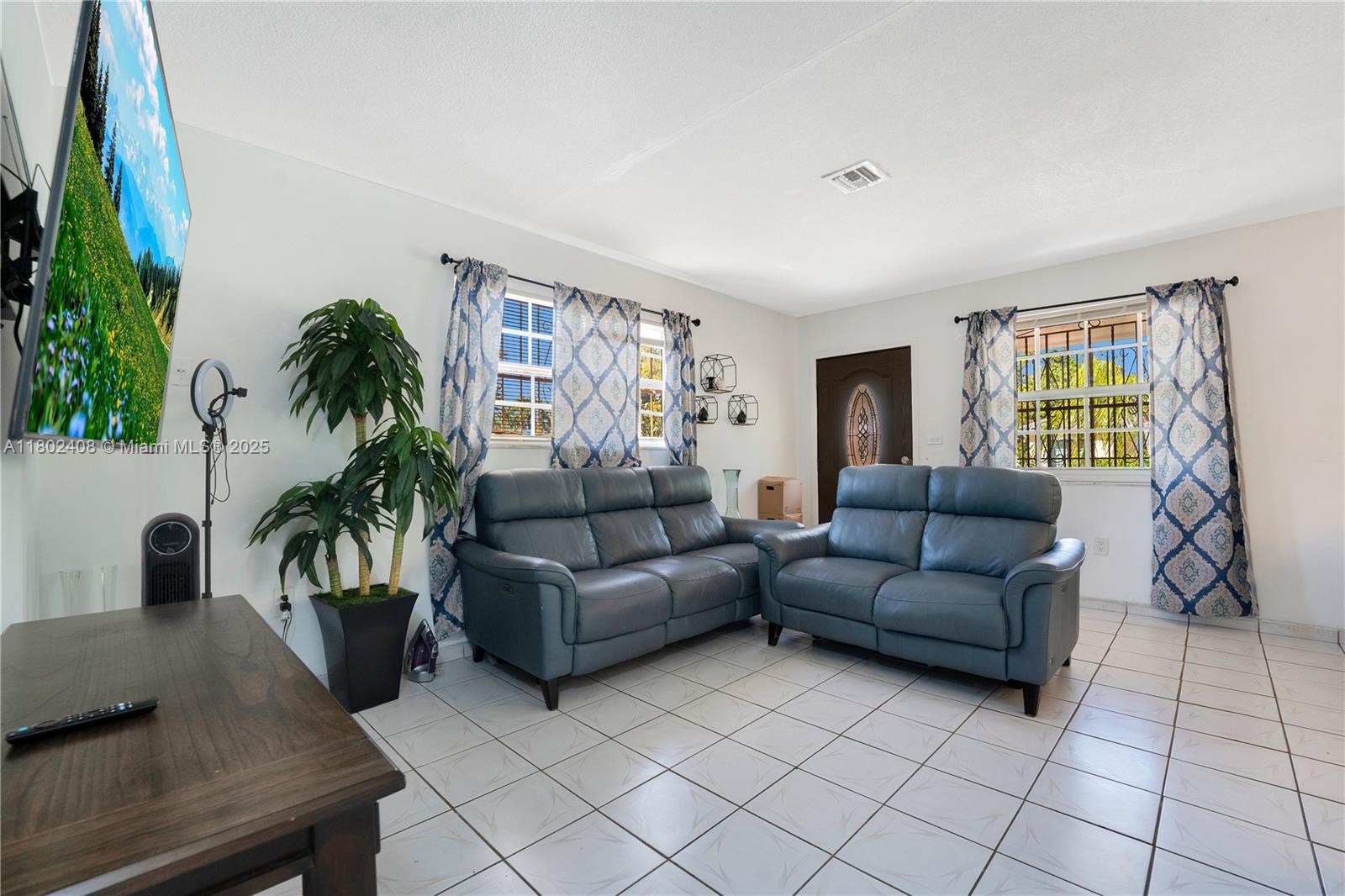 Rental Property at 460 Ne 75th St 2, Miami, Broward County, Florida - Bedrooms: 2 
Bathrooms: 1  - $2,500 MO.