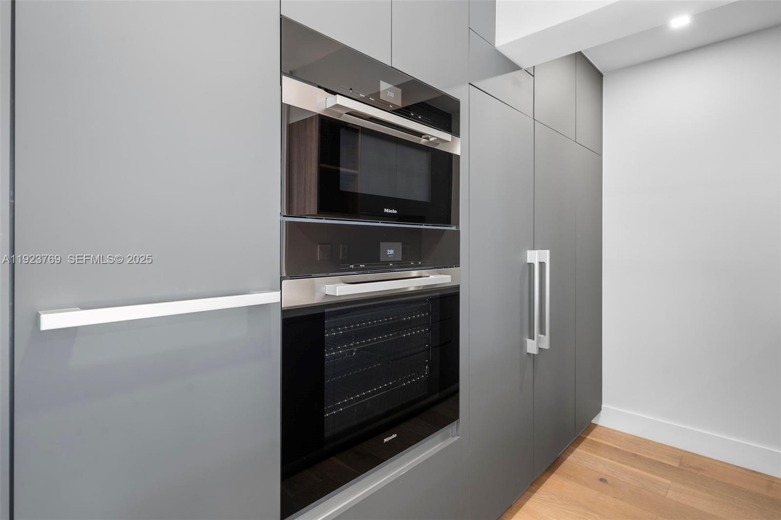 BAHAMA HOUSE SOUTH CONDO - Residential