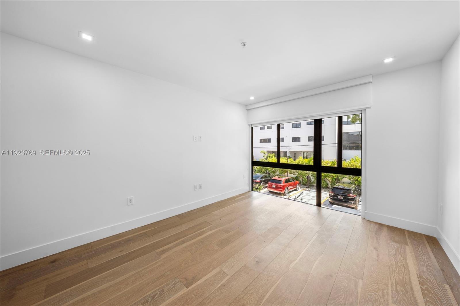 BAHAMA HOUSE SOUTH CONDO - Residential