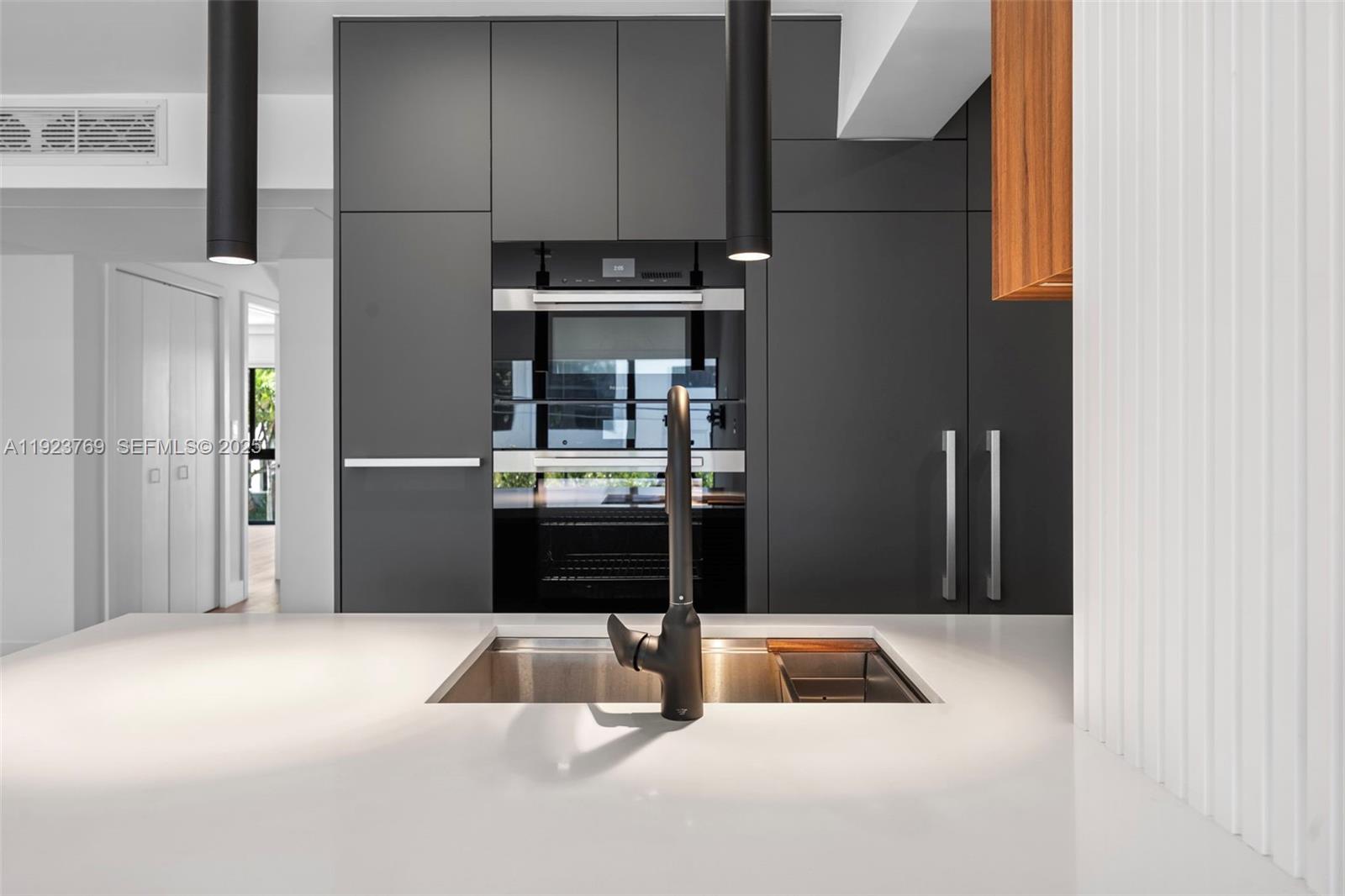 BAHAMA HOUSE SOUTH CONDO - Residential