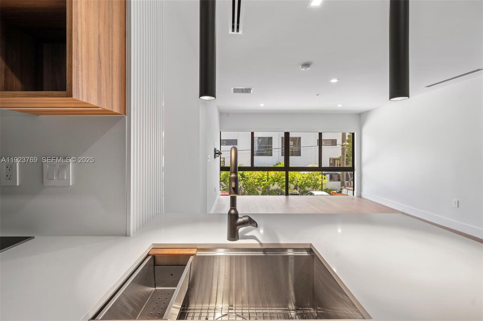 BAHAMA HOUSE SOUTH CONDO - Residential