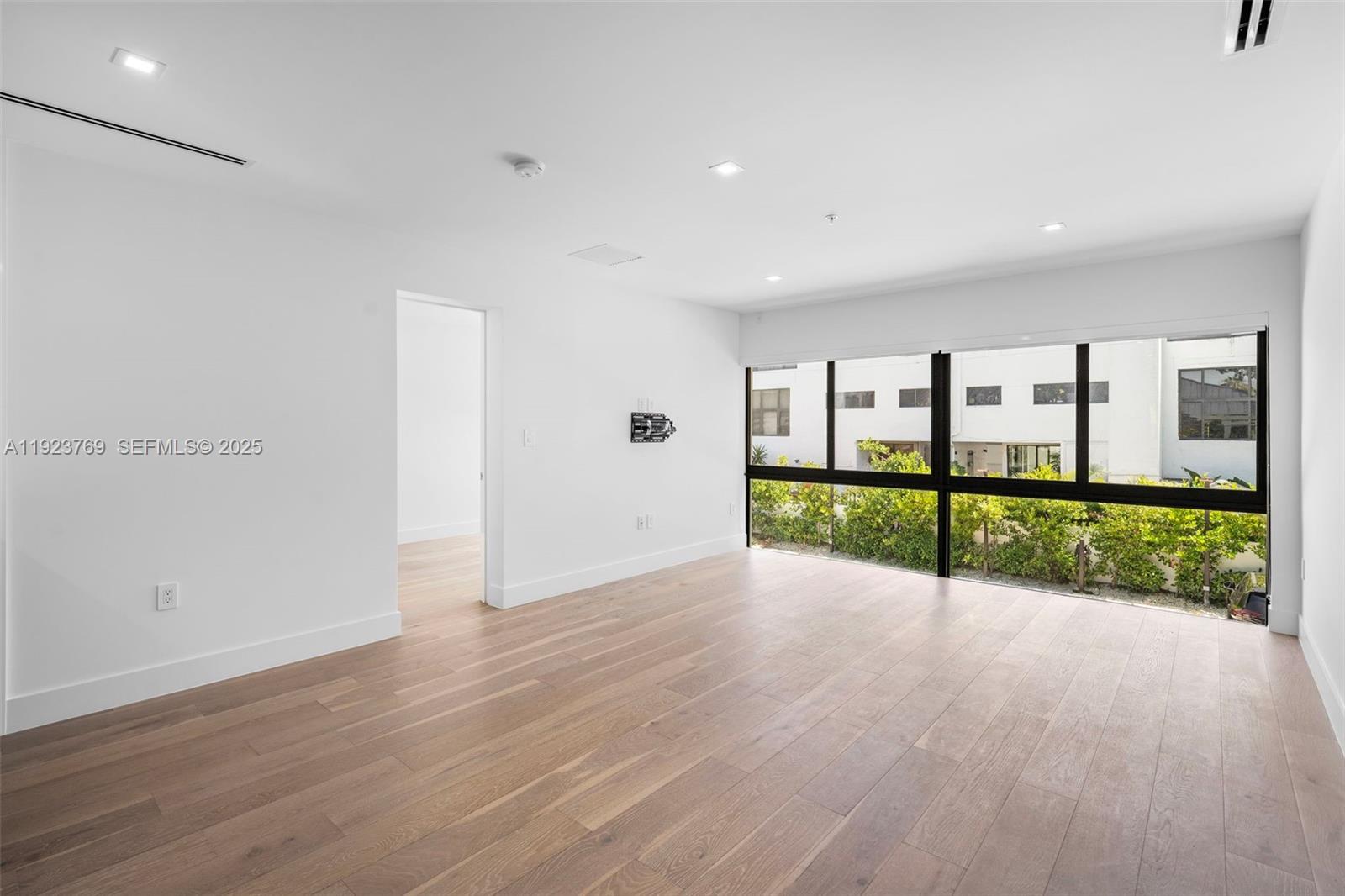 BAHAMA HOUSE SOUTH CONDO - Residential