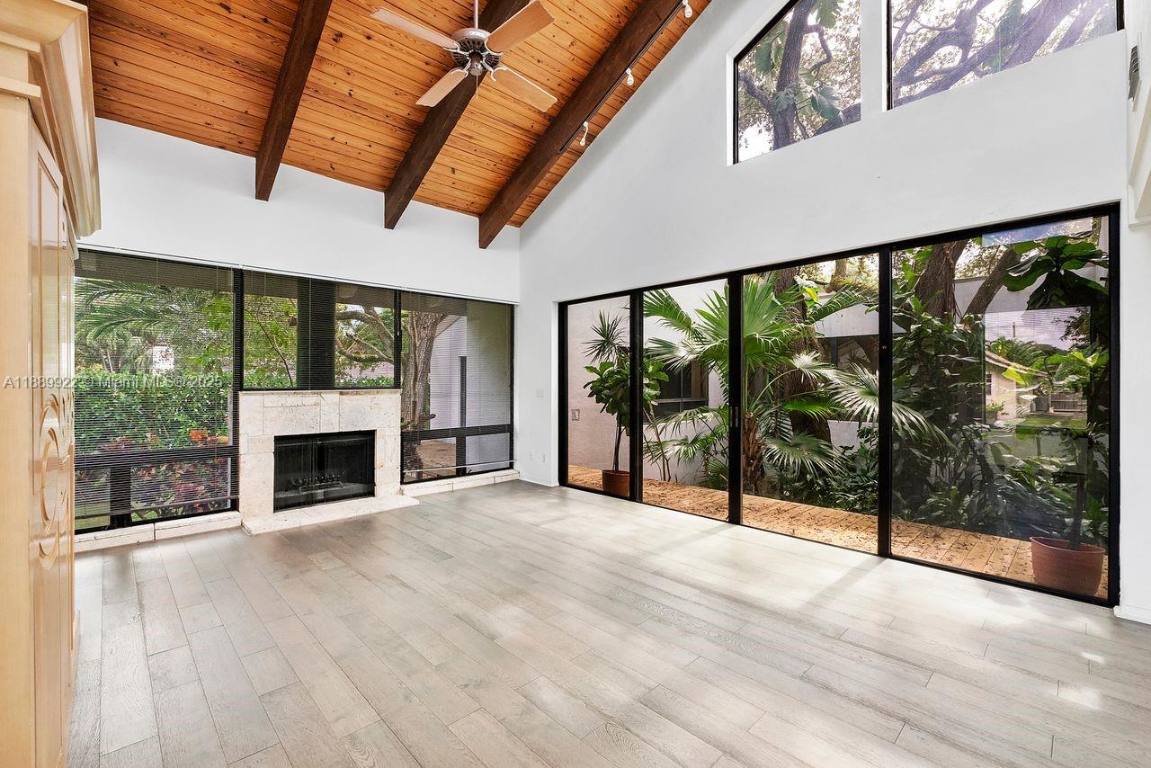 View photos, virtual tours, details... 7605 SW 160th Ter