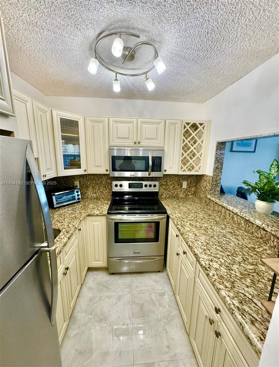 BERKELEY DIPLOMAT CO-OP - Residential