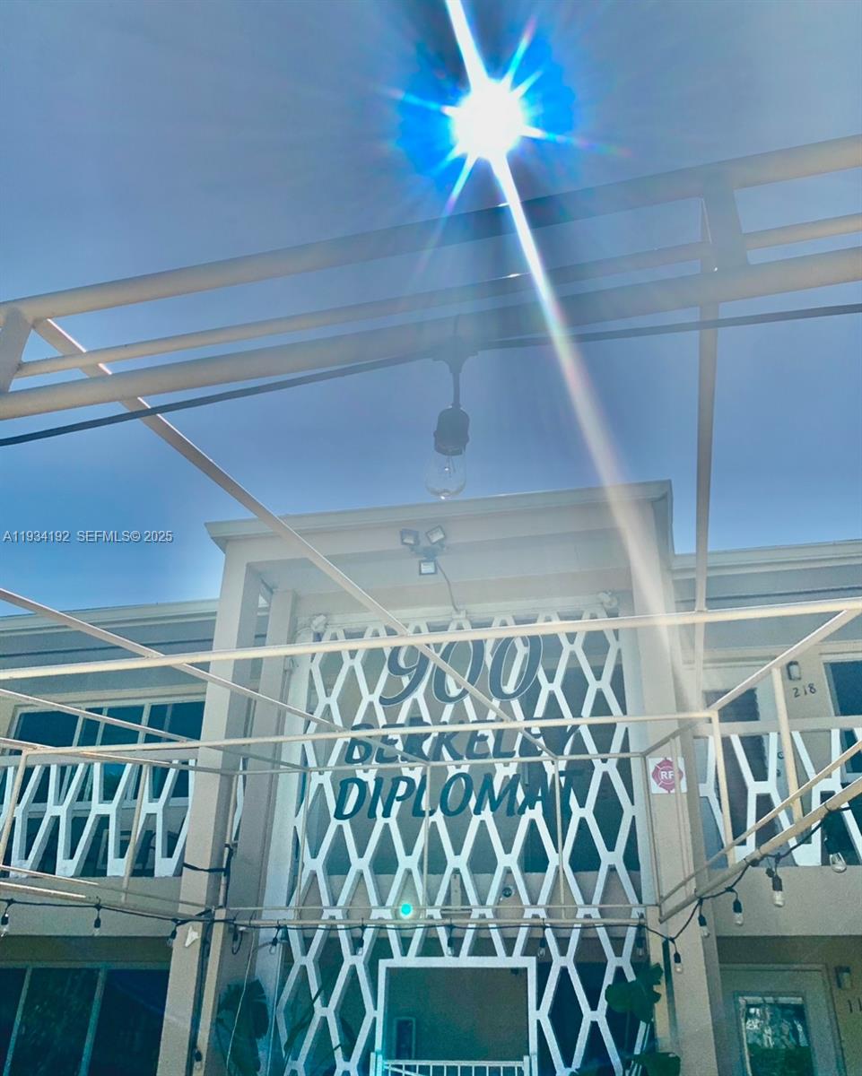 BERKELEY DIPLOMAT CO-OP - Residential