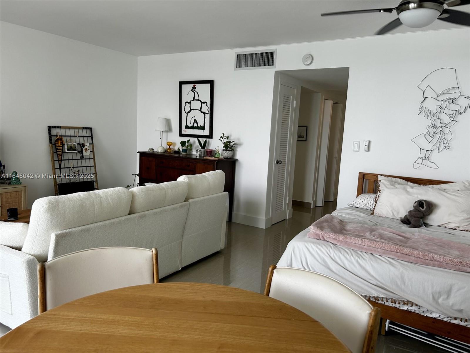 1000 West Ave 320