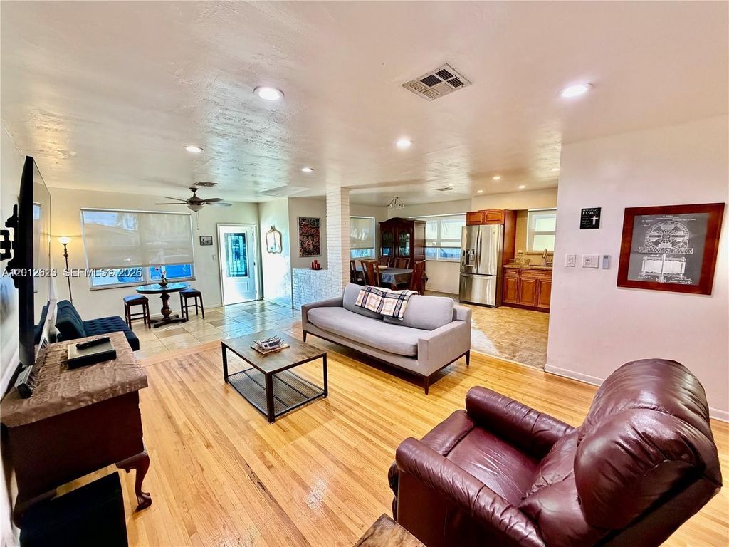 Photo of 45 SE 14th St #1, Dania Beach, FL 33004 (MLS # A12012613)