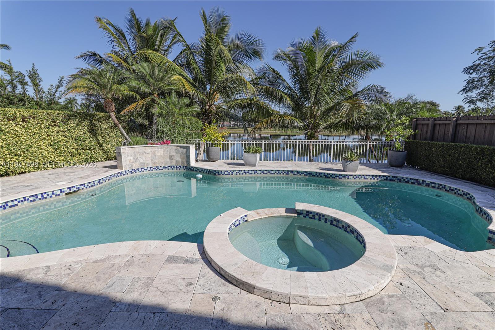 DORAL ISLES-ANTILLES - Residential