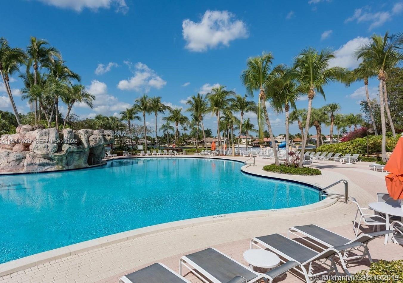 DORAL ISLES-ANTILLES - Residential
