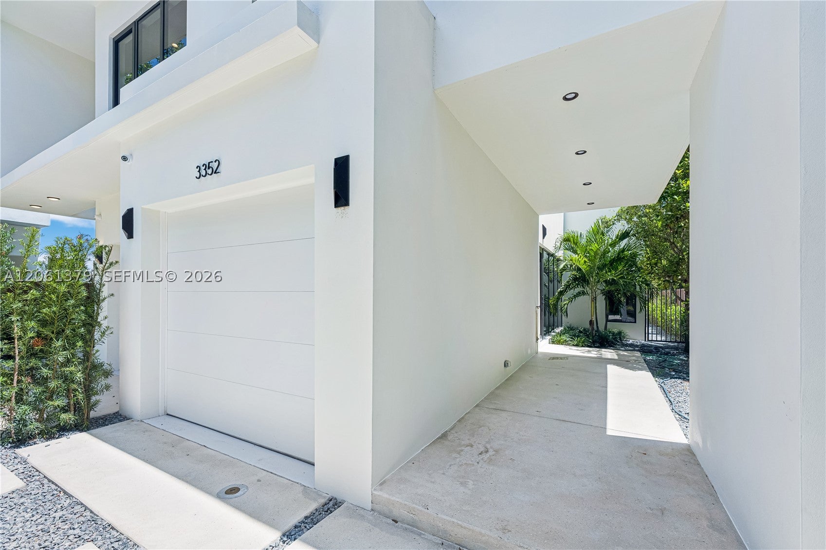 3352 SW 28th Ter