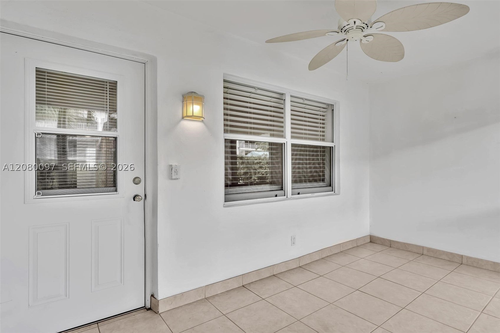 580 Egret Dr 102