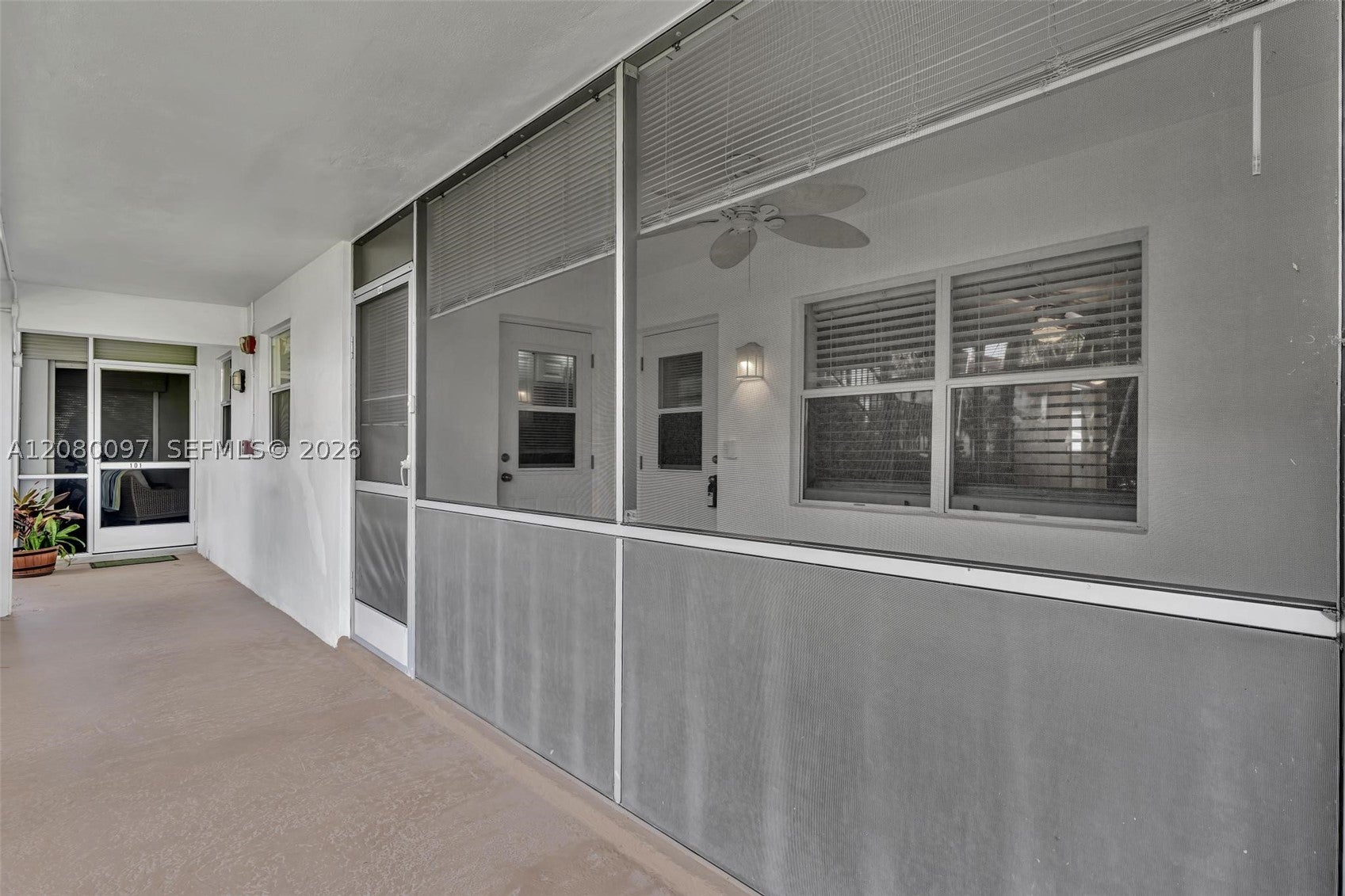 580 Egret Dr 102