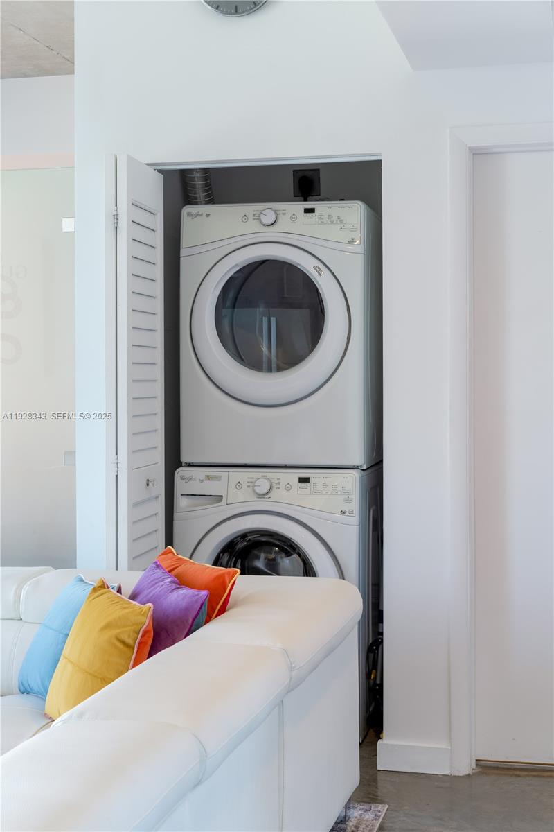 CENTRO CONDO - Residential Lease