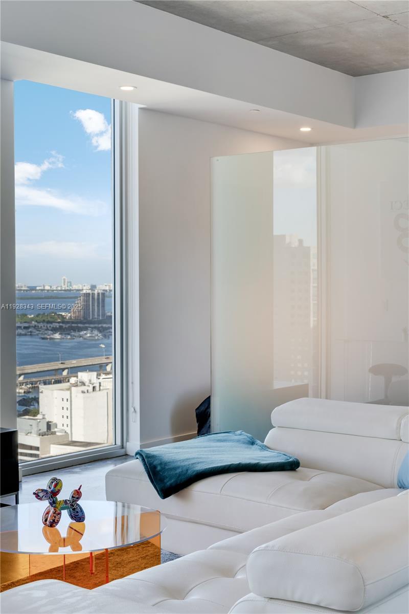 CENTRO CONDO - Residential Lease