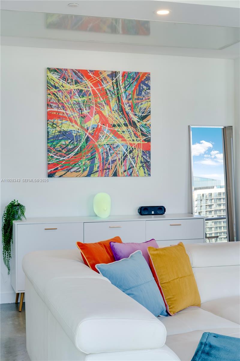 CENTRO CONDO - Residential Lease