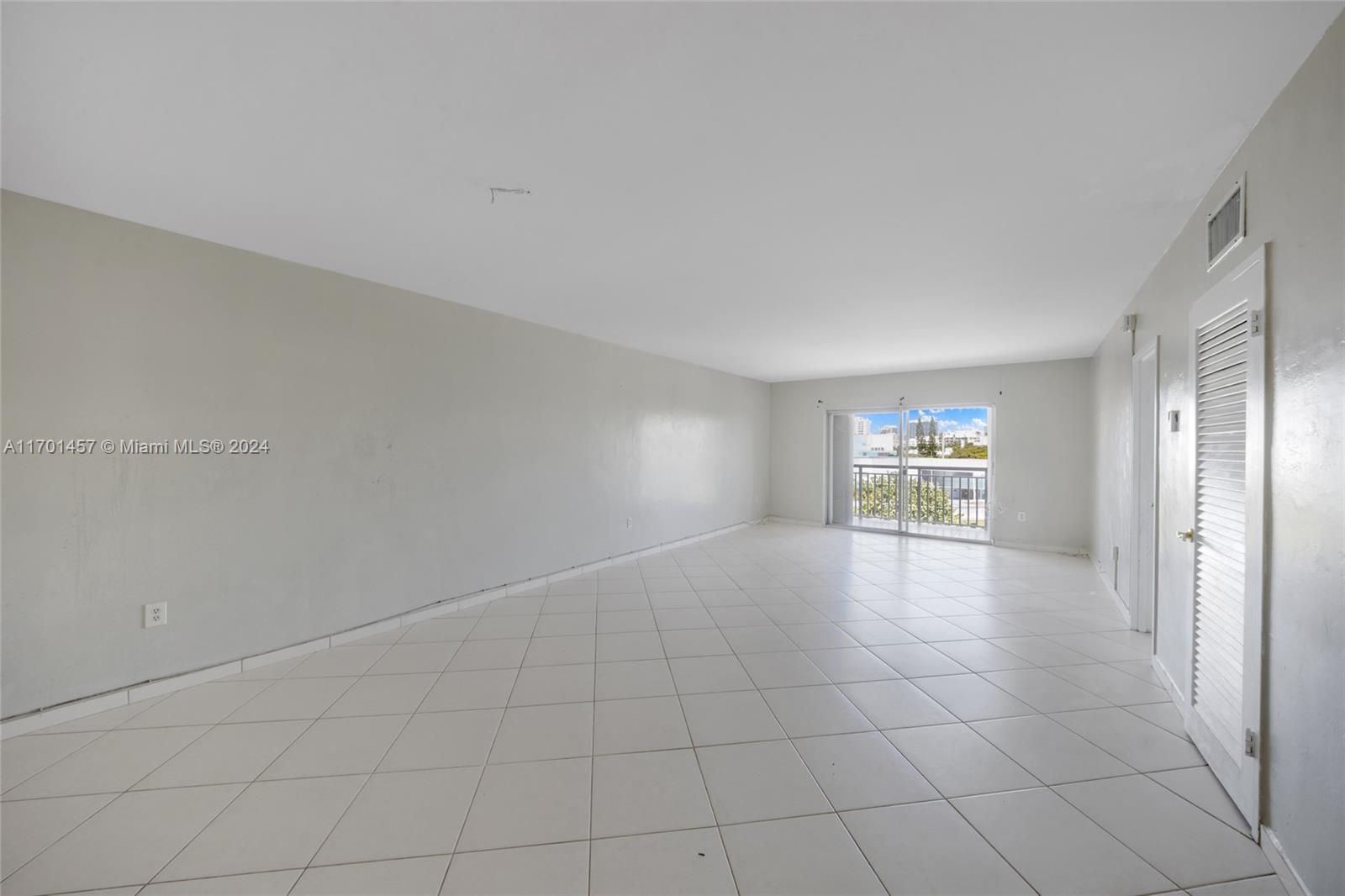 9270 W Bay Harbor Dr 5D