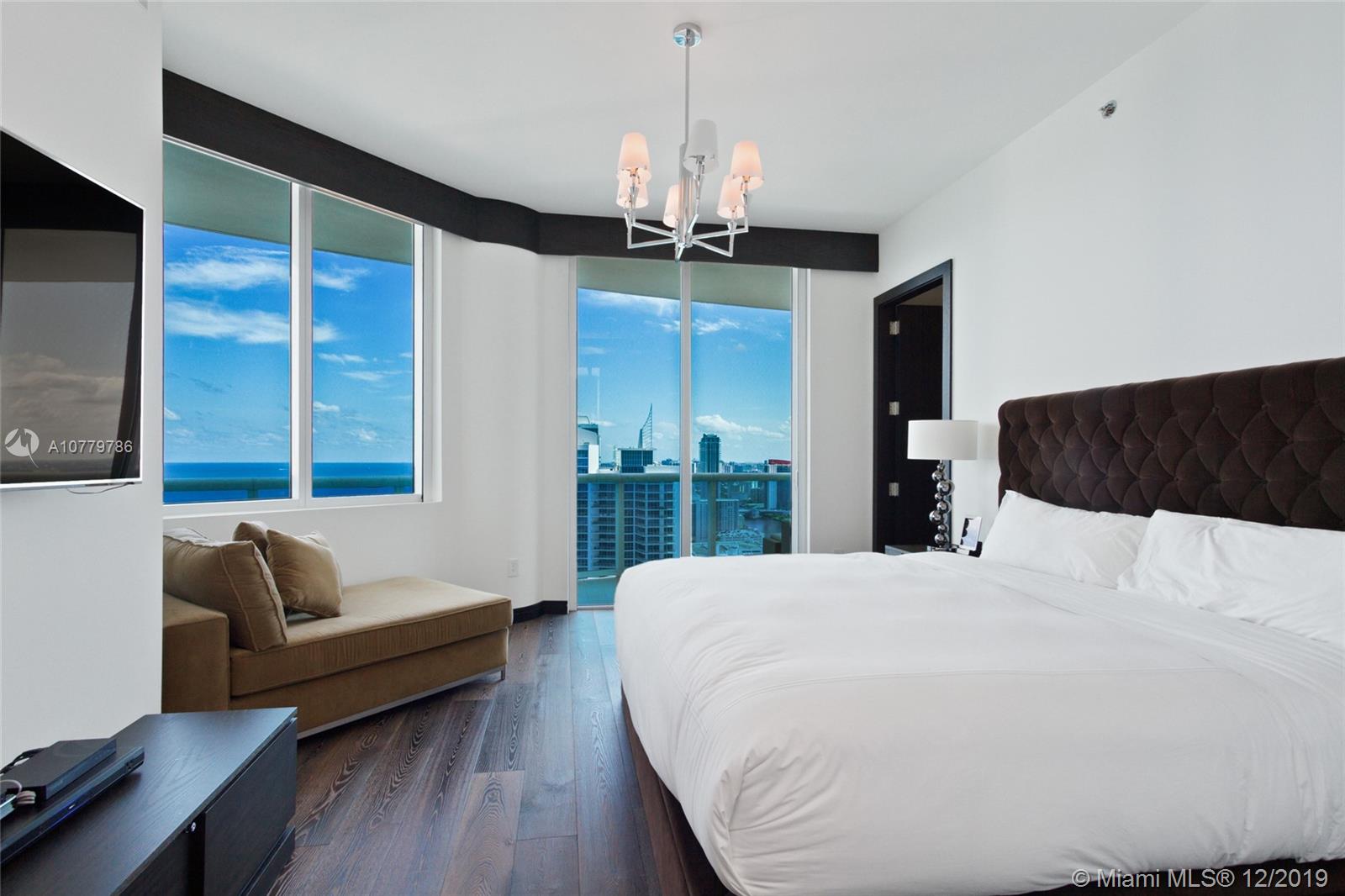 2711 HOLLYWOOD BEACH COND - Residential