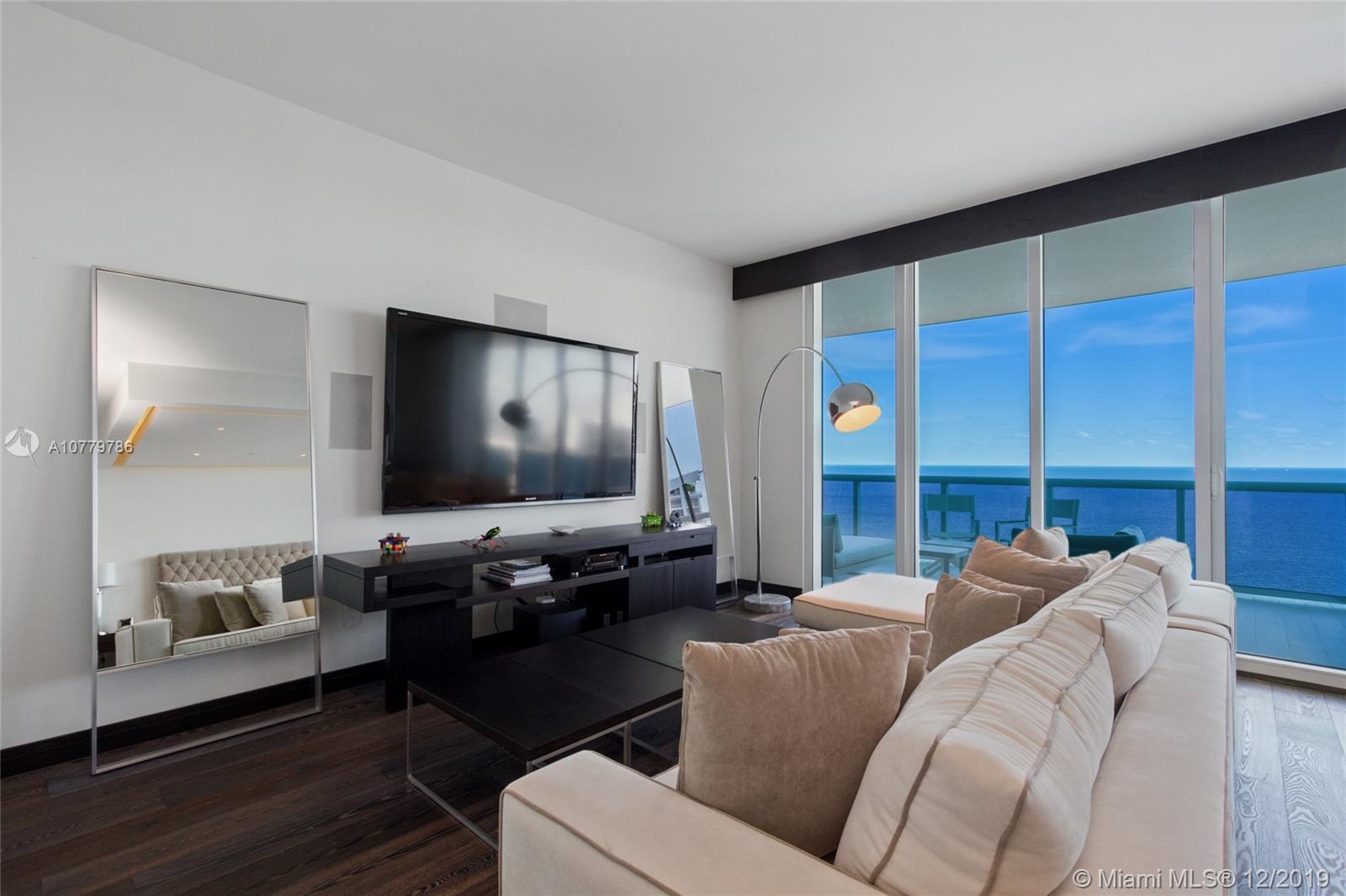 2711 HOLLYWOOD BEACH COND - Residential