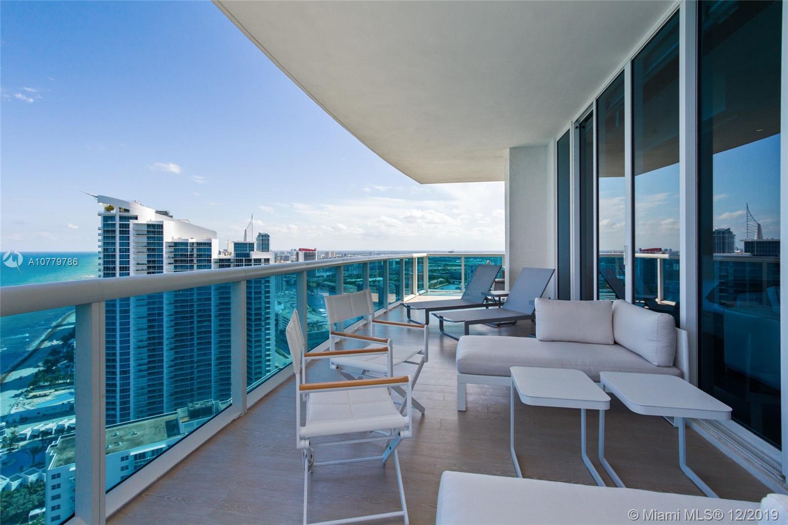 2711 HOLLYWOOD BEACH COND - Residential