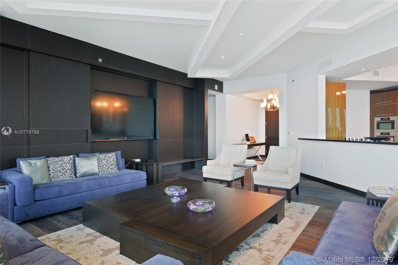 2711 HOLLYWOOD BEACH COND - Residential