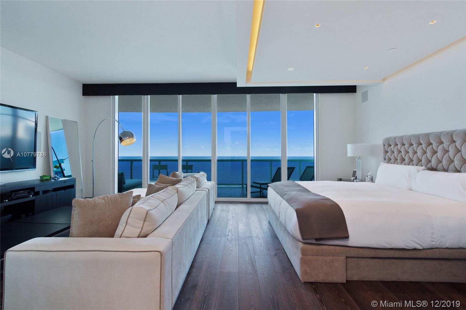 2711 HOLLYWOOD BEACH COND - Residential