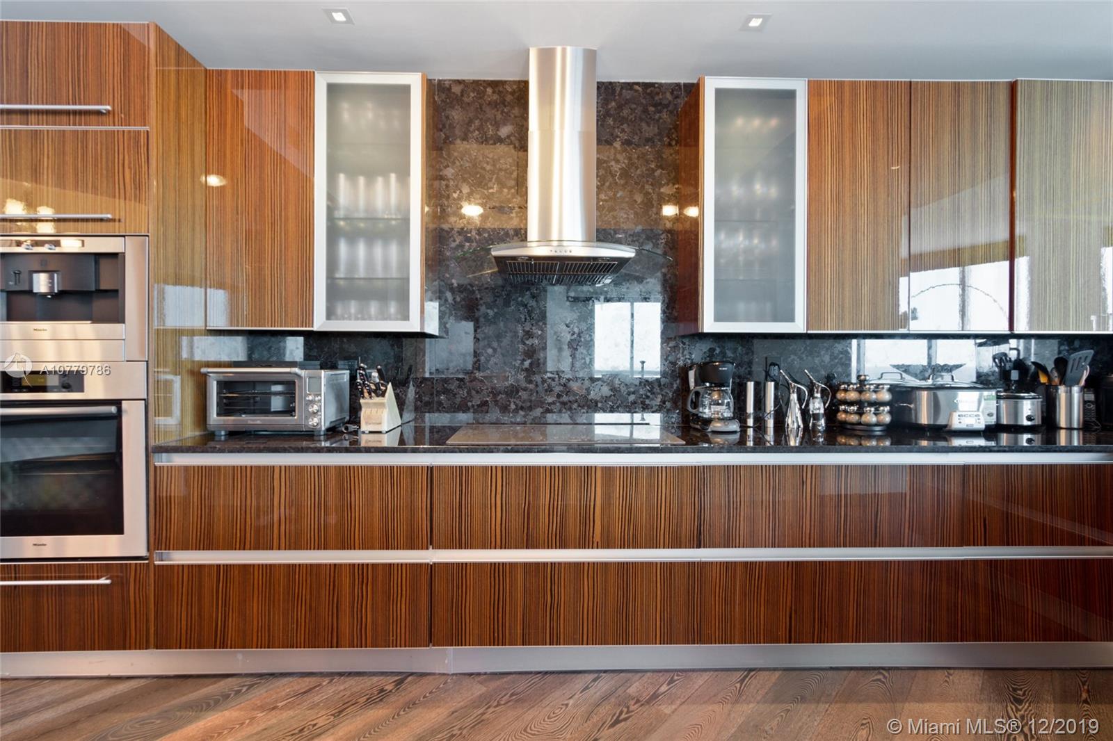 2711 HOLLYWOOD BEACH COND - Residential