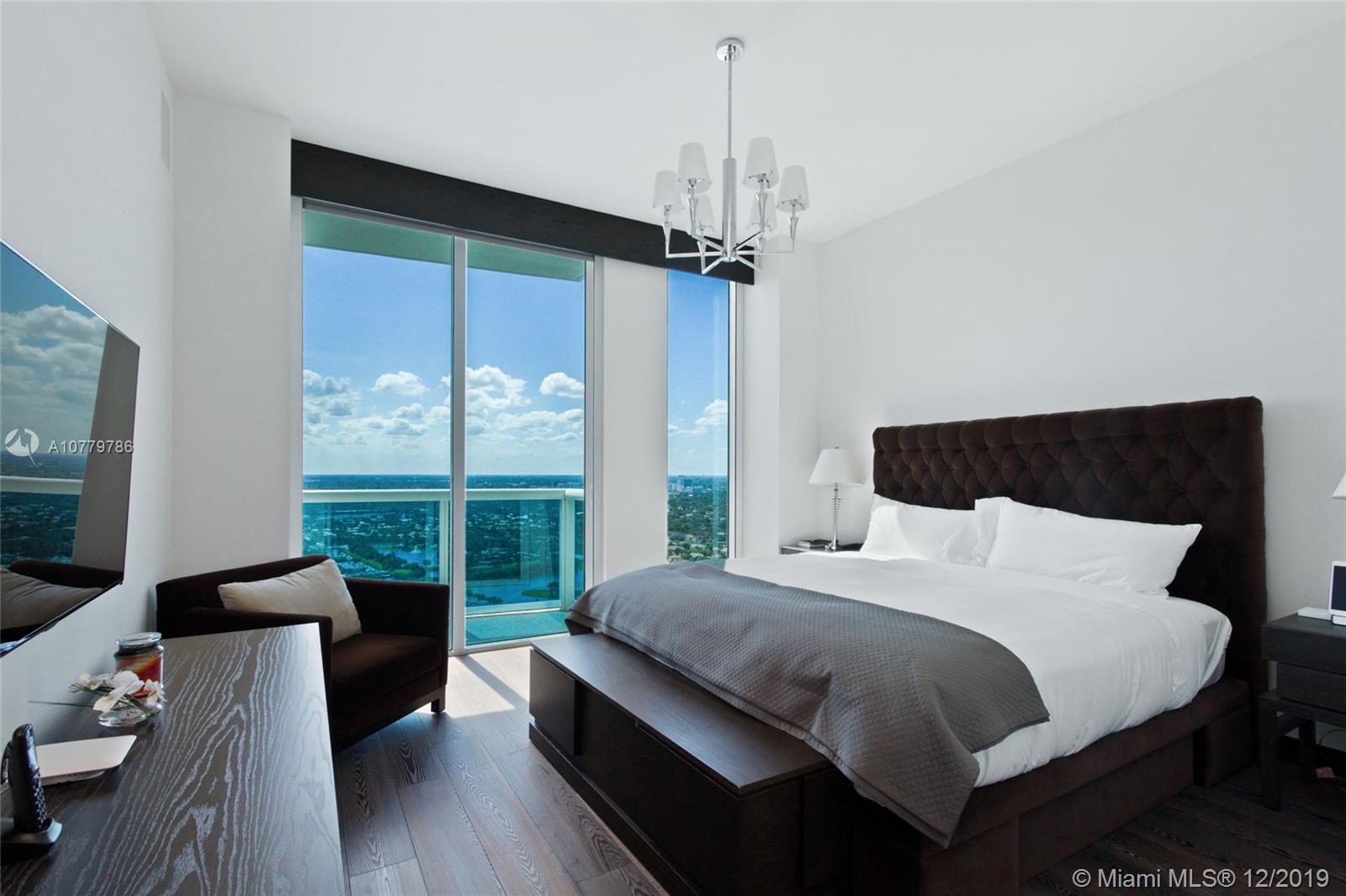 2711 HOLLYWOOD BEACH COND - Residential