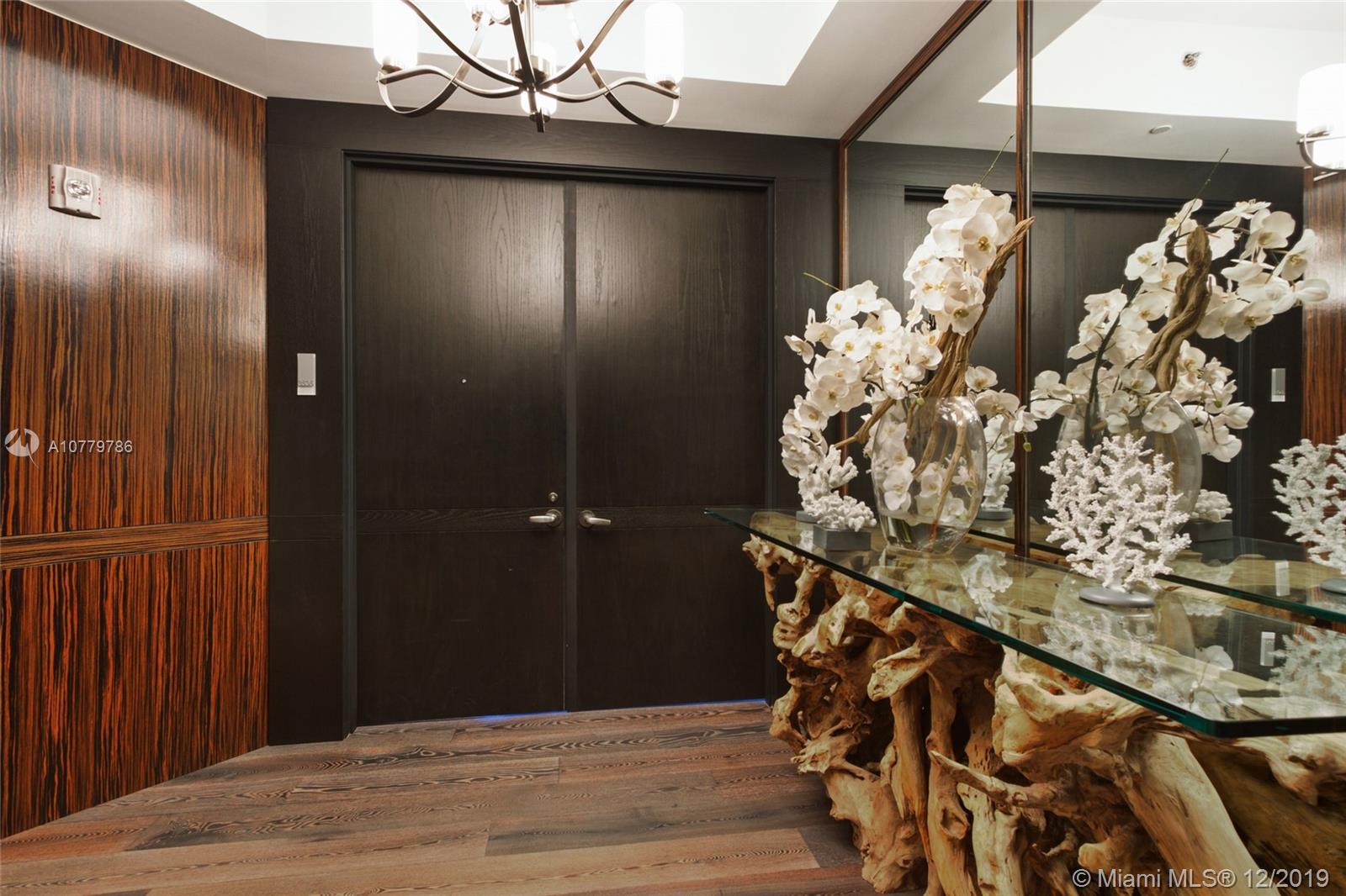 2711 HOLLYWOOD BEACH COND - Residential