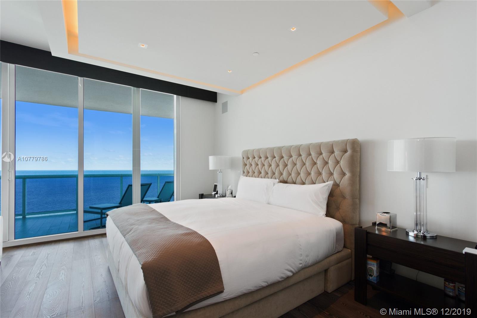 2711 HOLLYWOOD BEACH COND - Residential