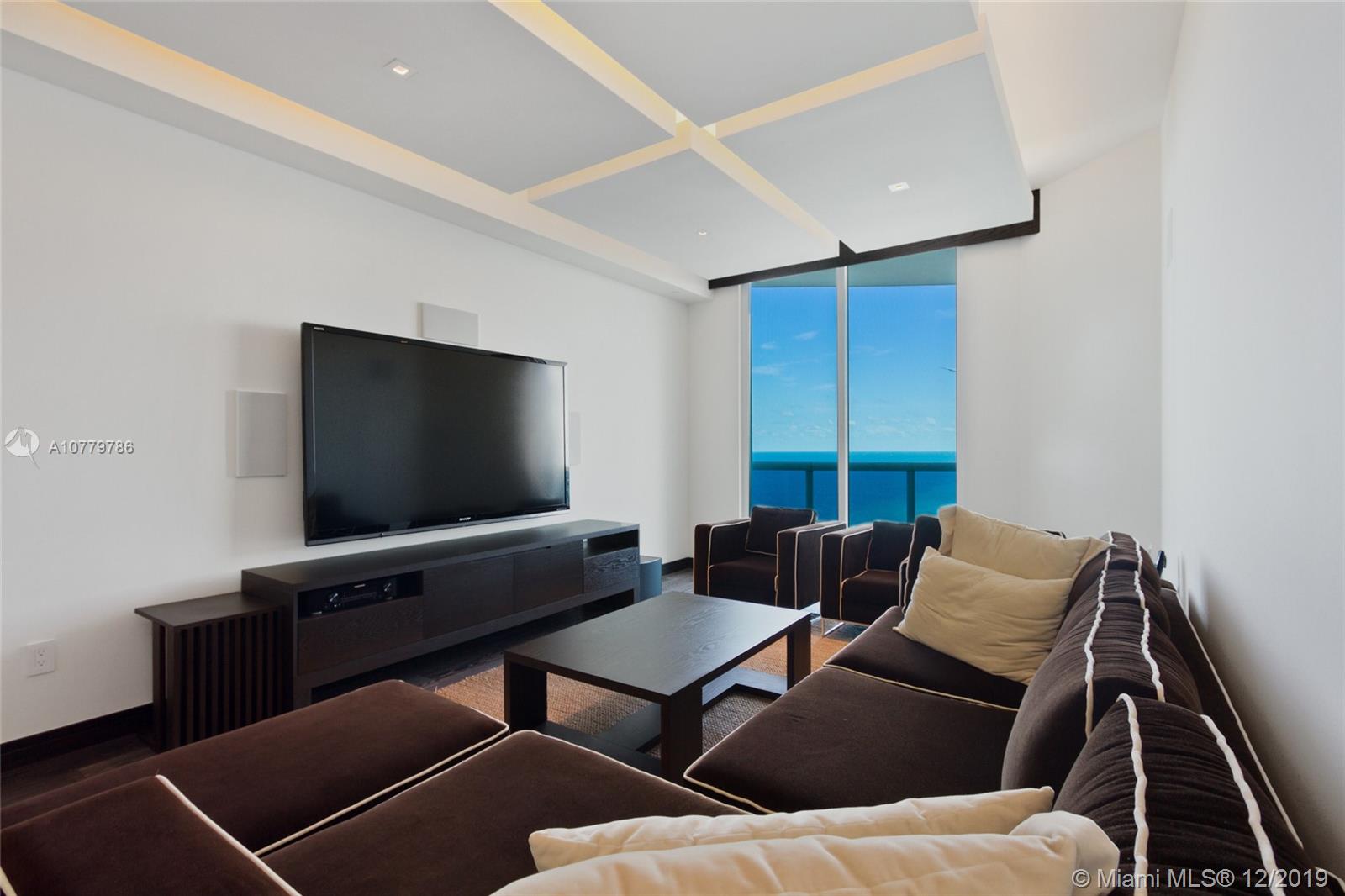 2711 HOLLYWOOD BEACH COND - Residential