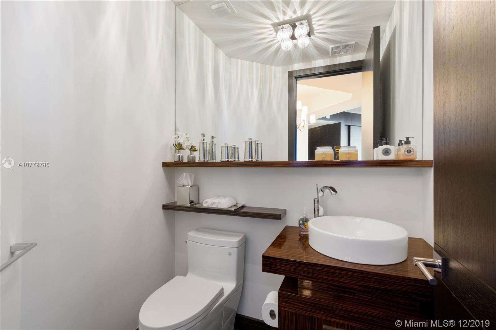 2711 HOLLYWOOD BEACH COND - Residential