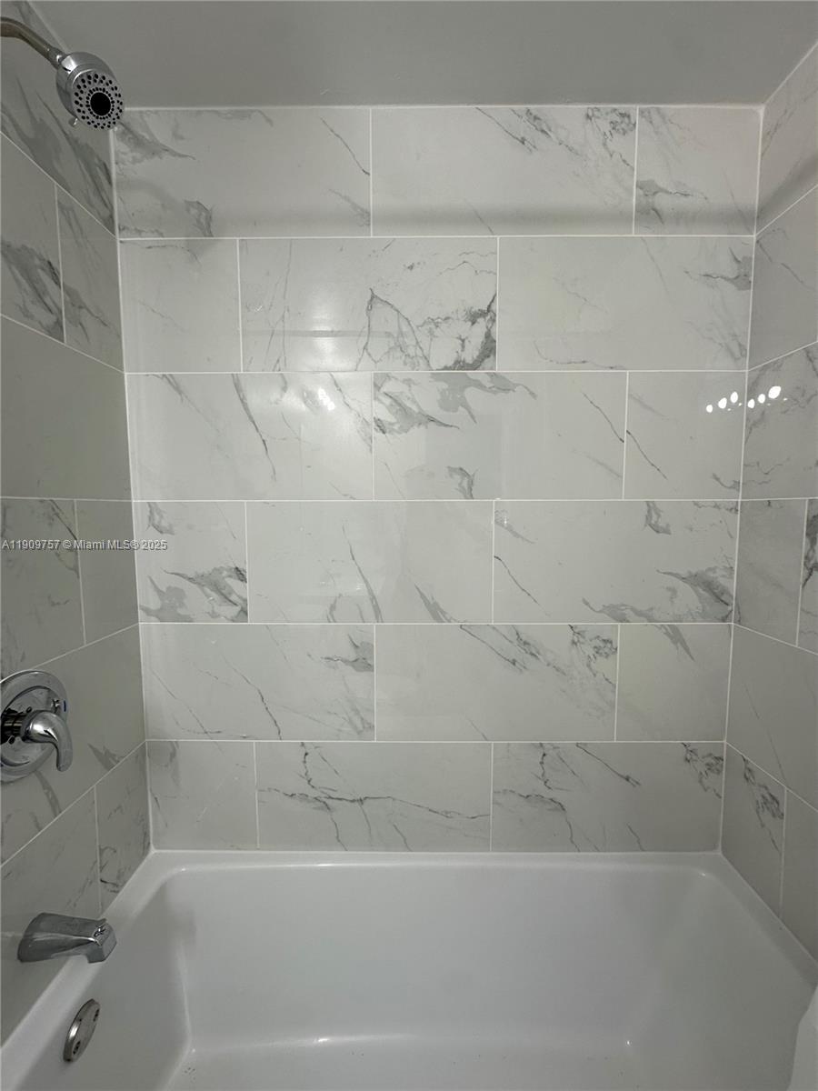 OAKLAND MANORS AMENDED PL - Residential Lease