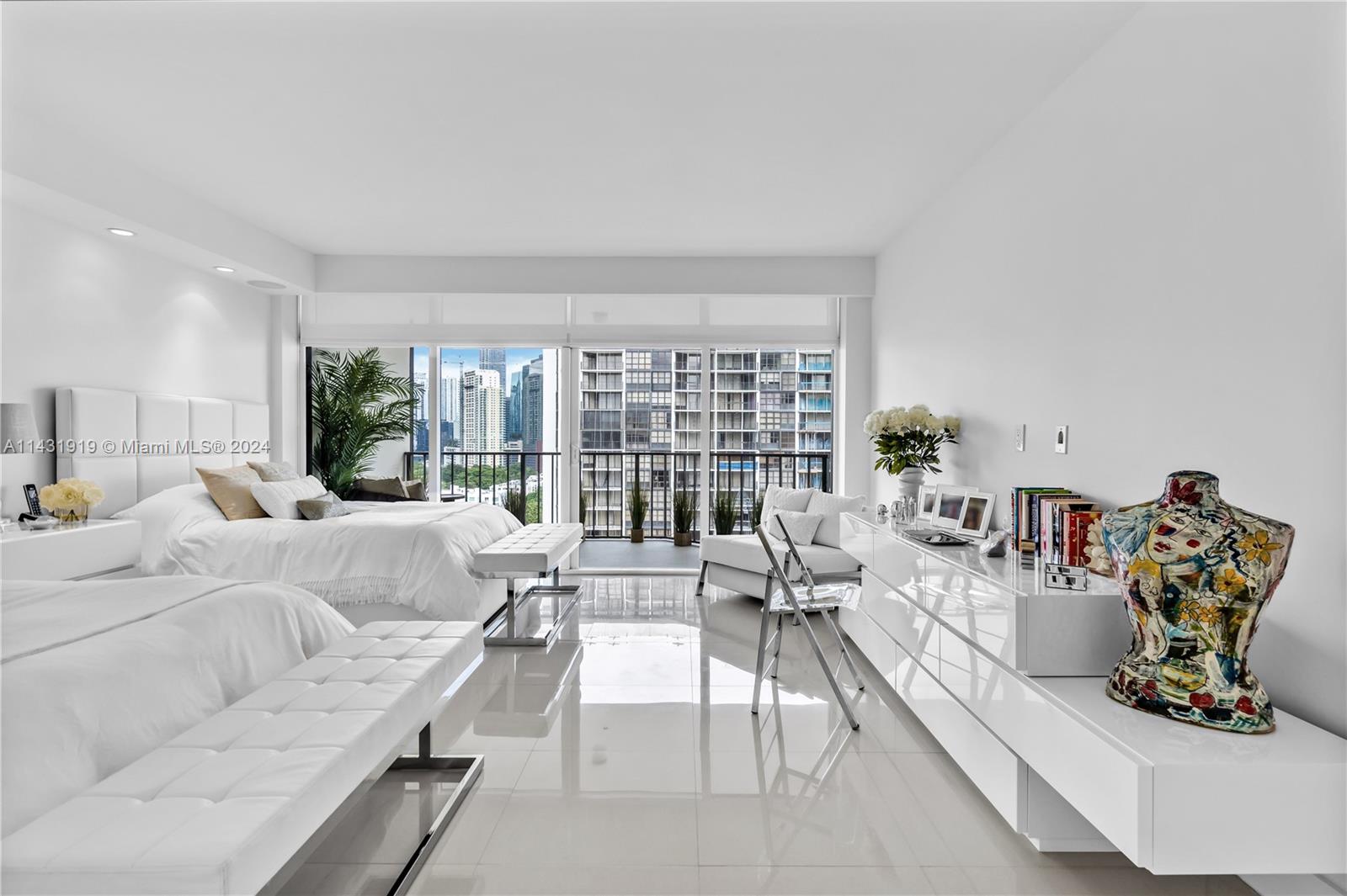 BRICKELL PLACE PHASE II C - Residential