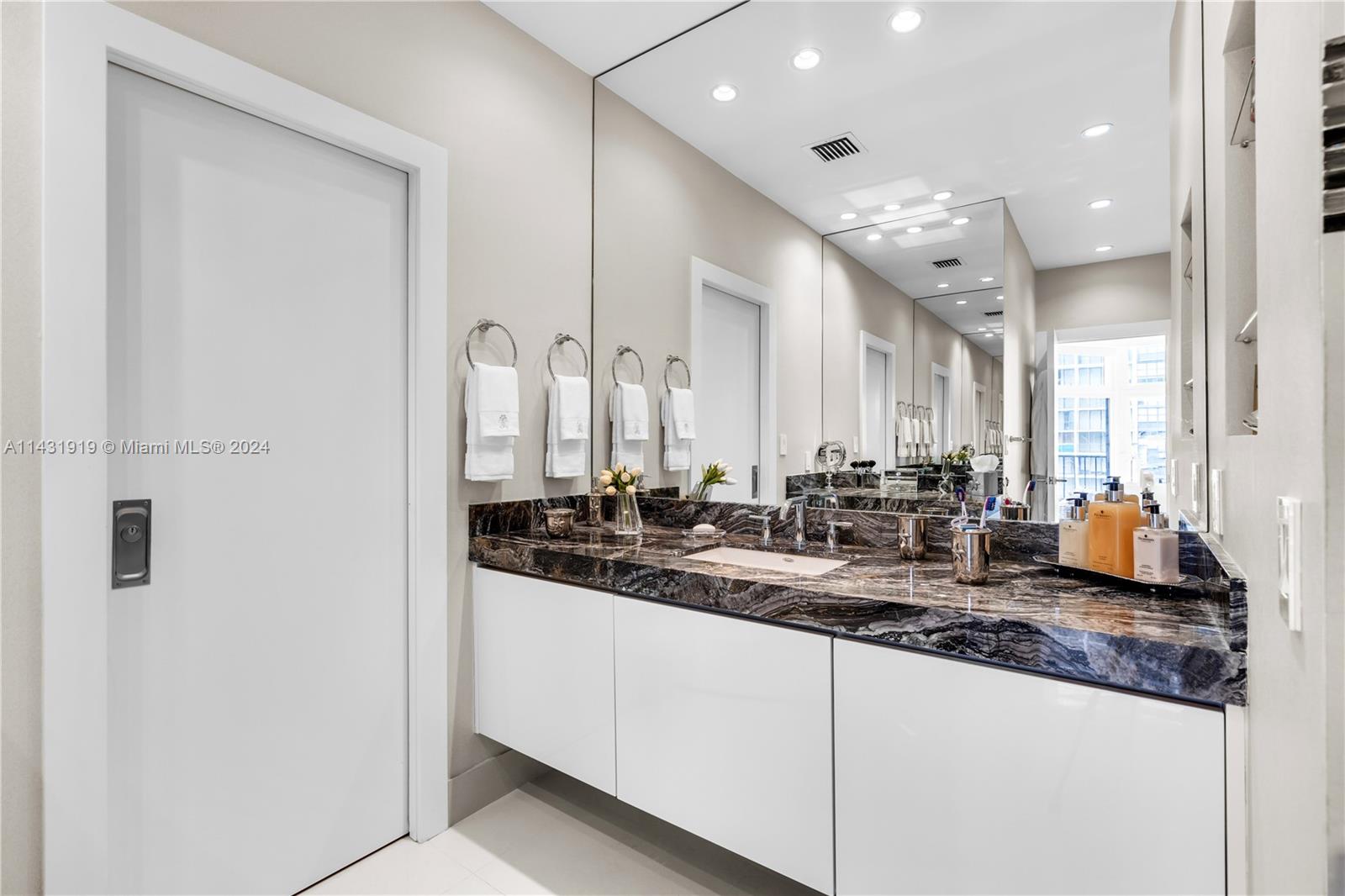 BRICKELL PLACE PHASE II C - Residential