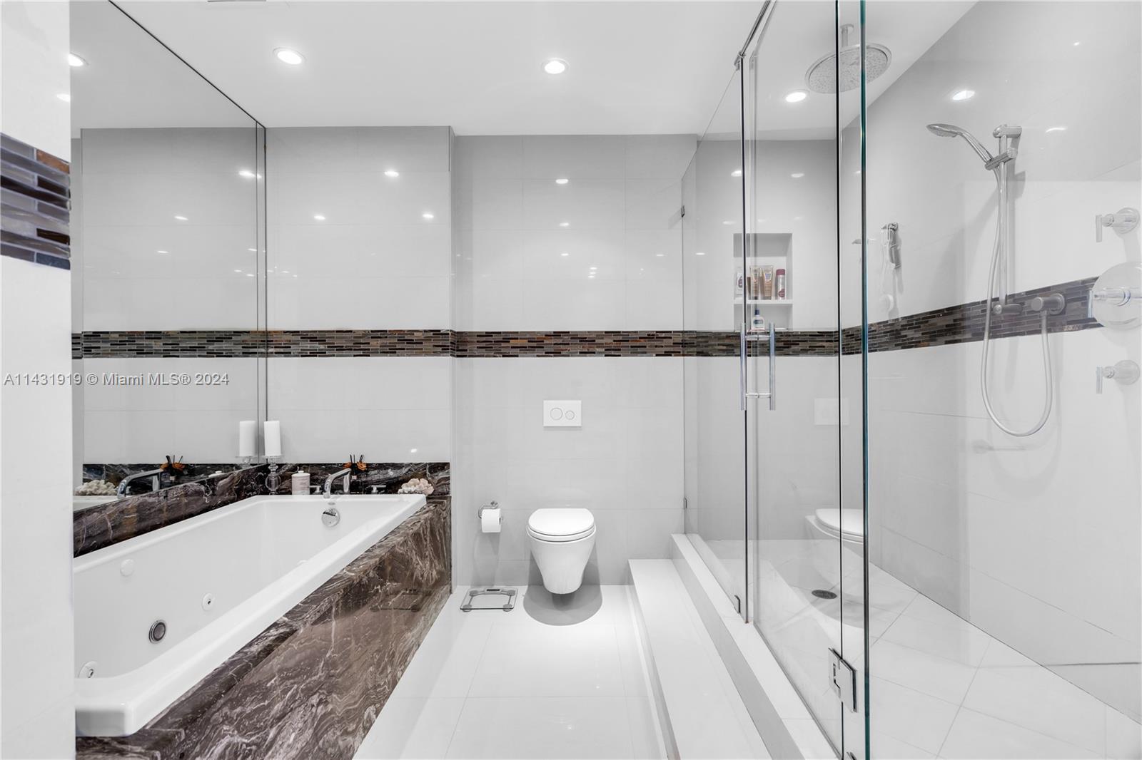 BRICKELL PLACE PHASE II C - Residential