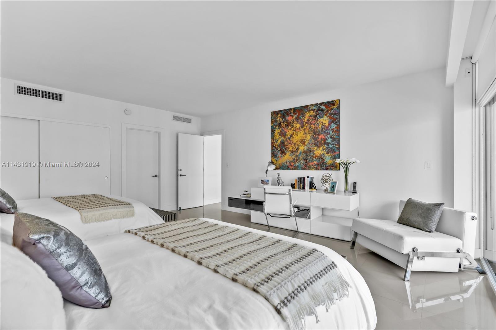 BRICKELL PLACE PHASE II C - Residential