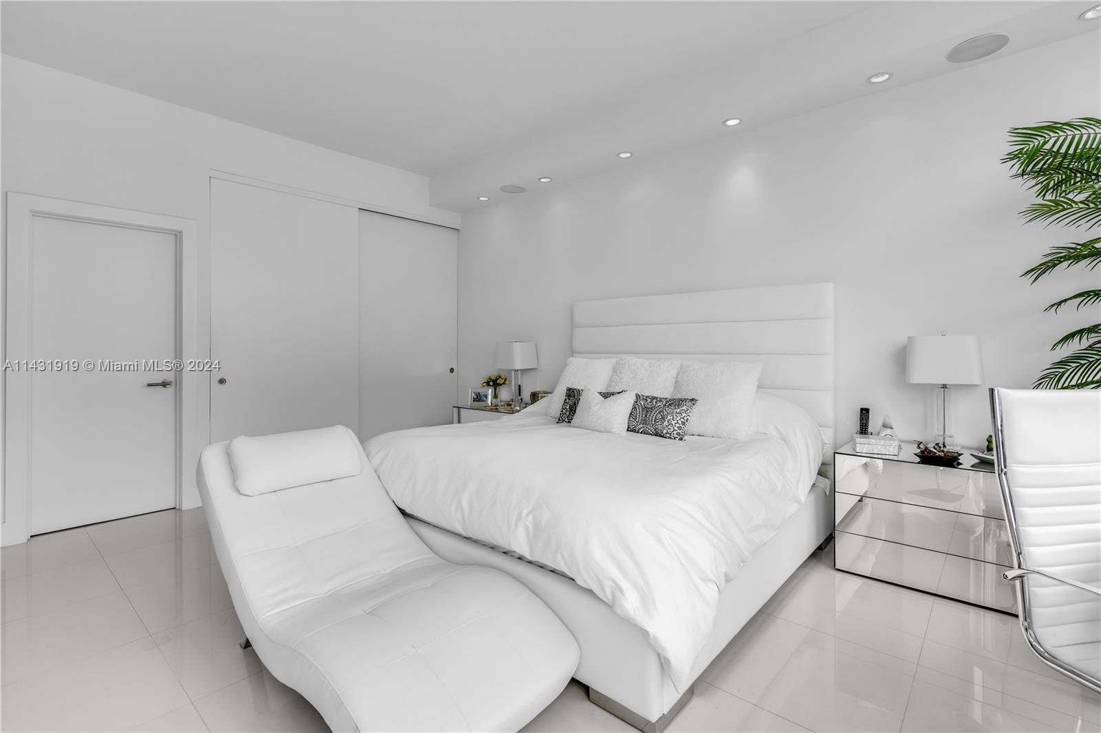 BRICKELL PLACE PHASE II C - Residential