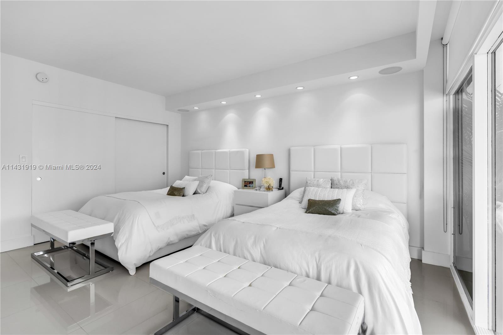 BRICKELL PLACE PHASE II C - Residential
