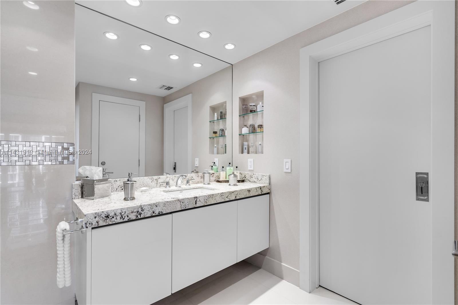 BRICKELL PLACE PHASE II C - Residential