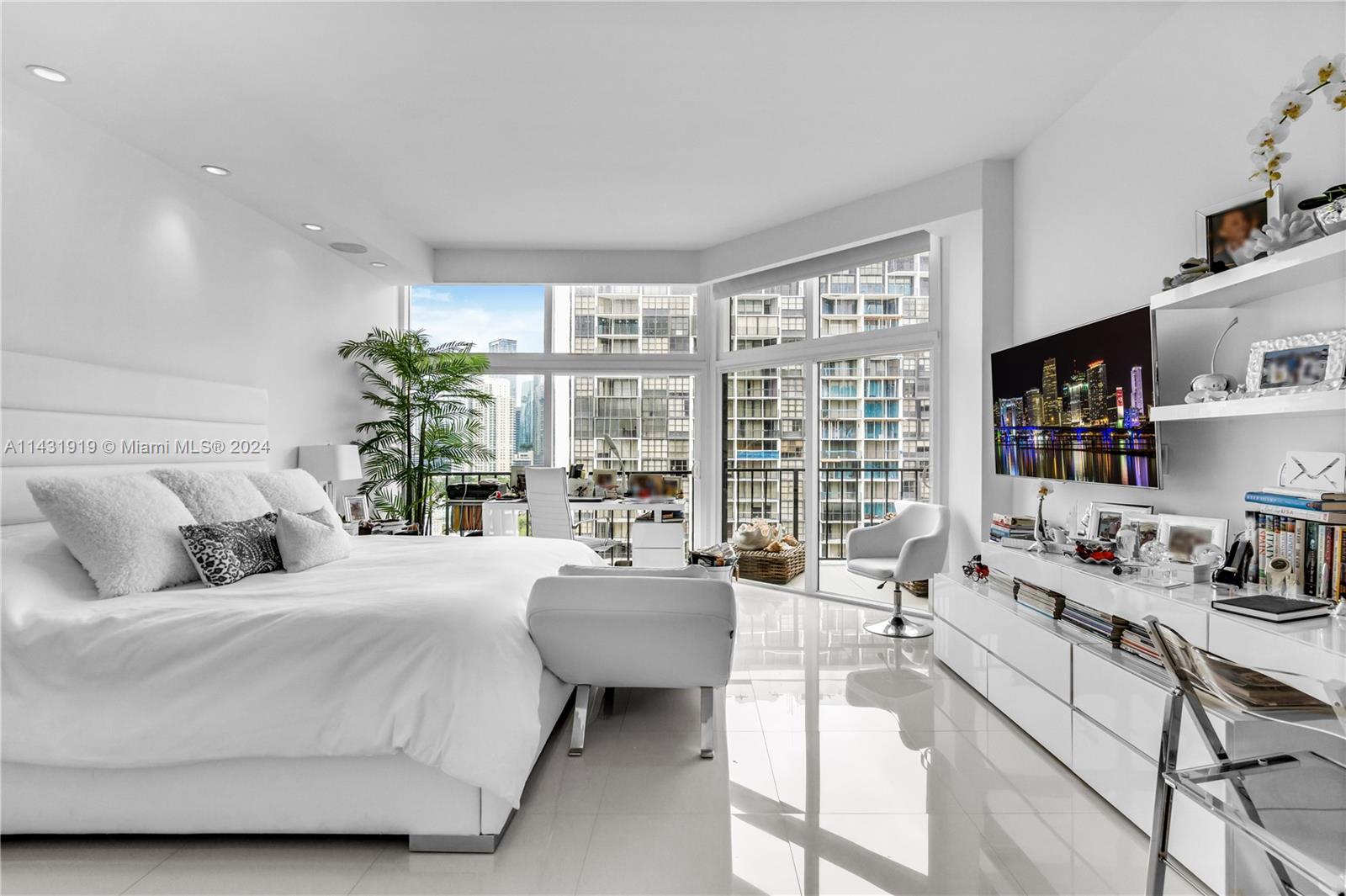 BRICKELL PLACE PHASE II C - Residential