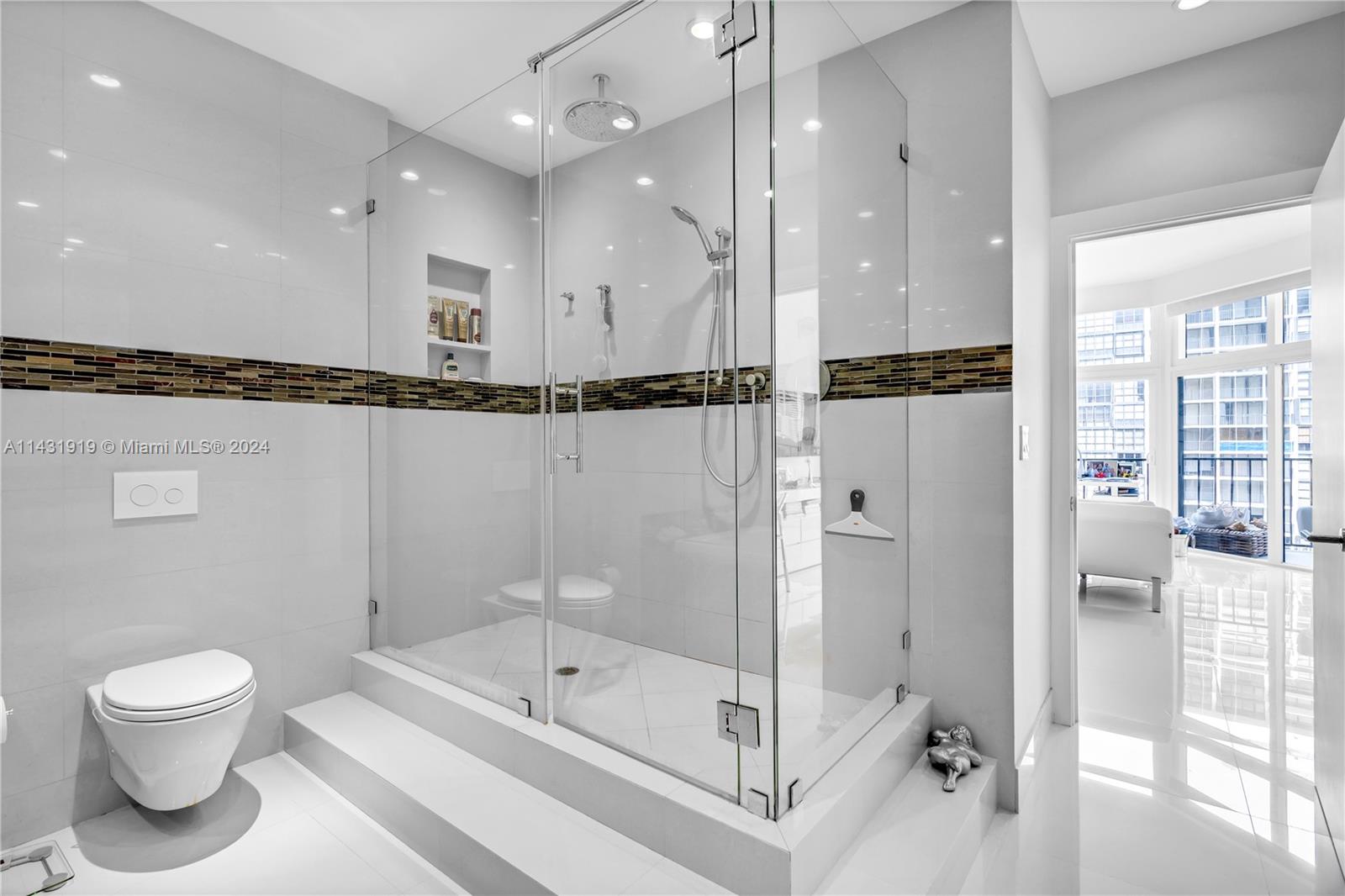 BRICKELL PLACE PHASE II C - Residential
