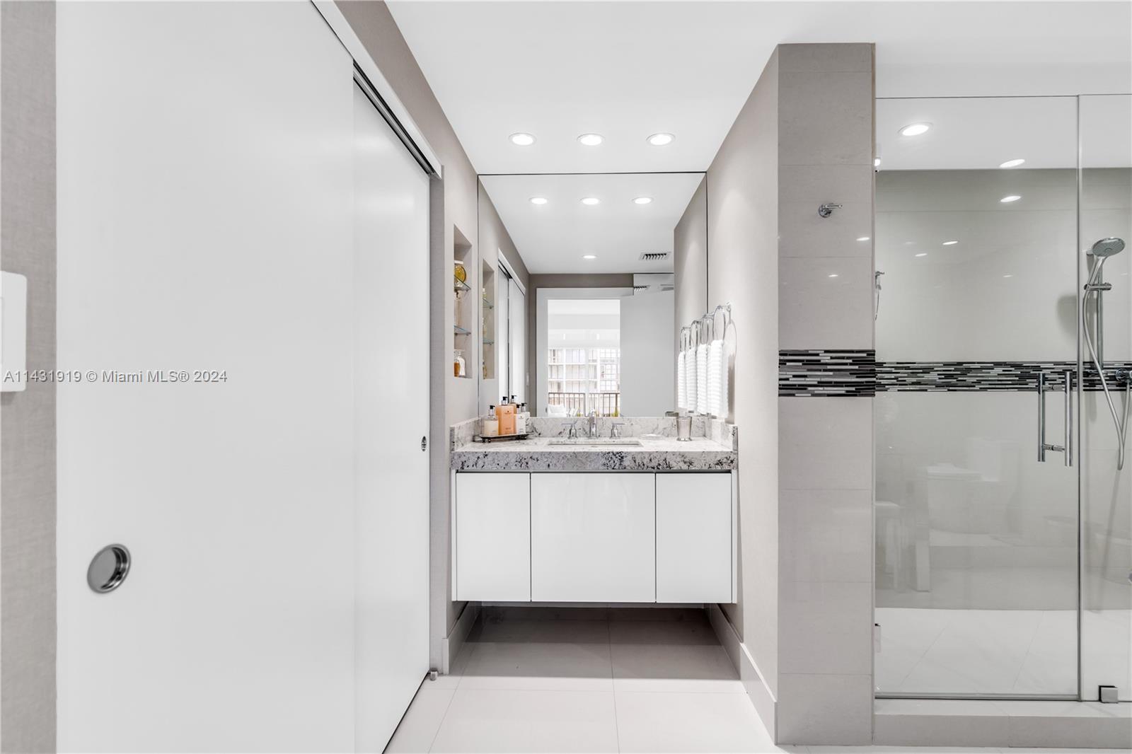 BRICKELL PLACE PHASE II C - Residential