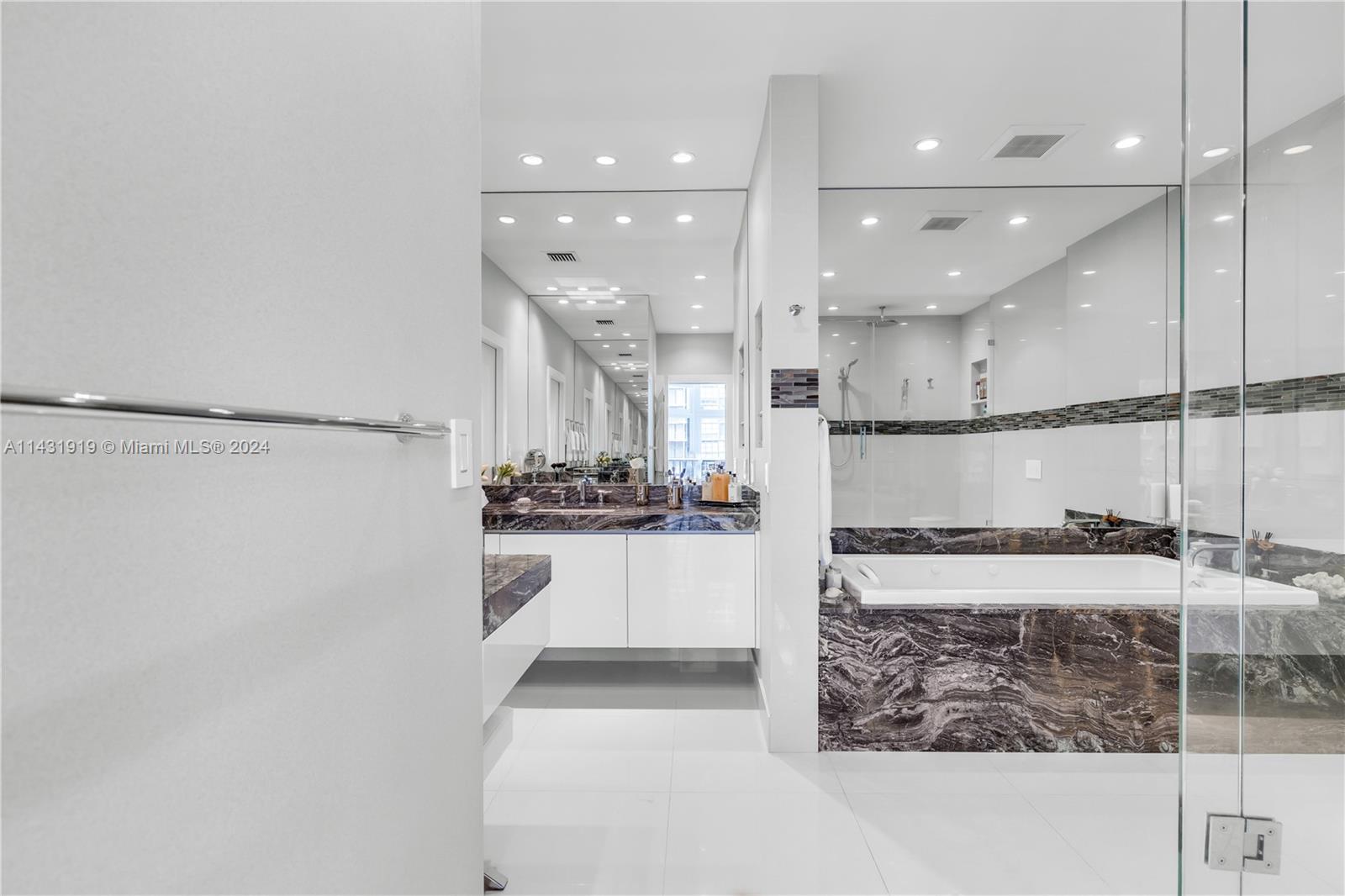 BRICKELL PLACE PHASE II C - Residential