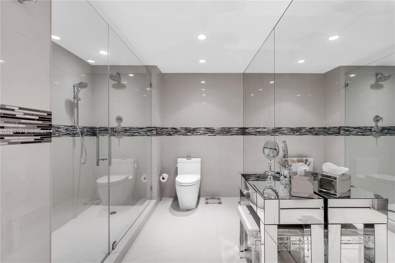 BRICKELL PLACE PHASE II C - Residential