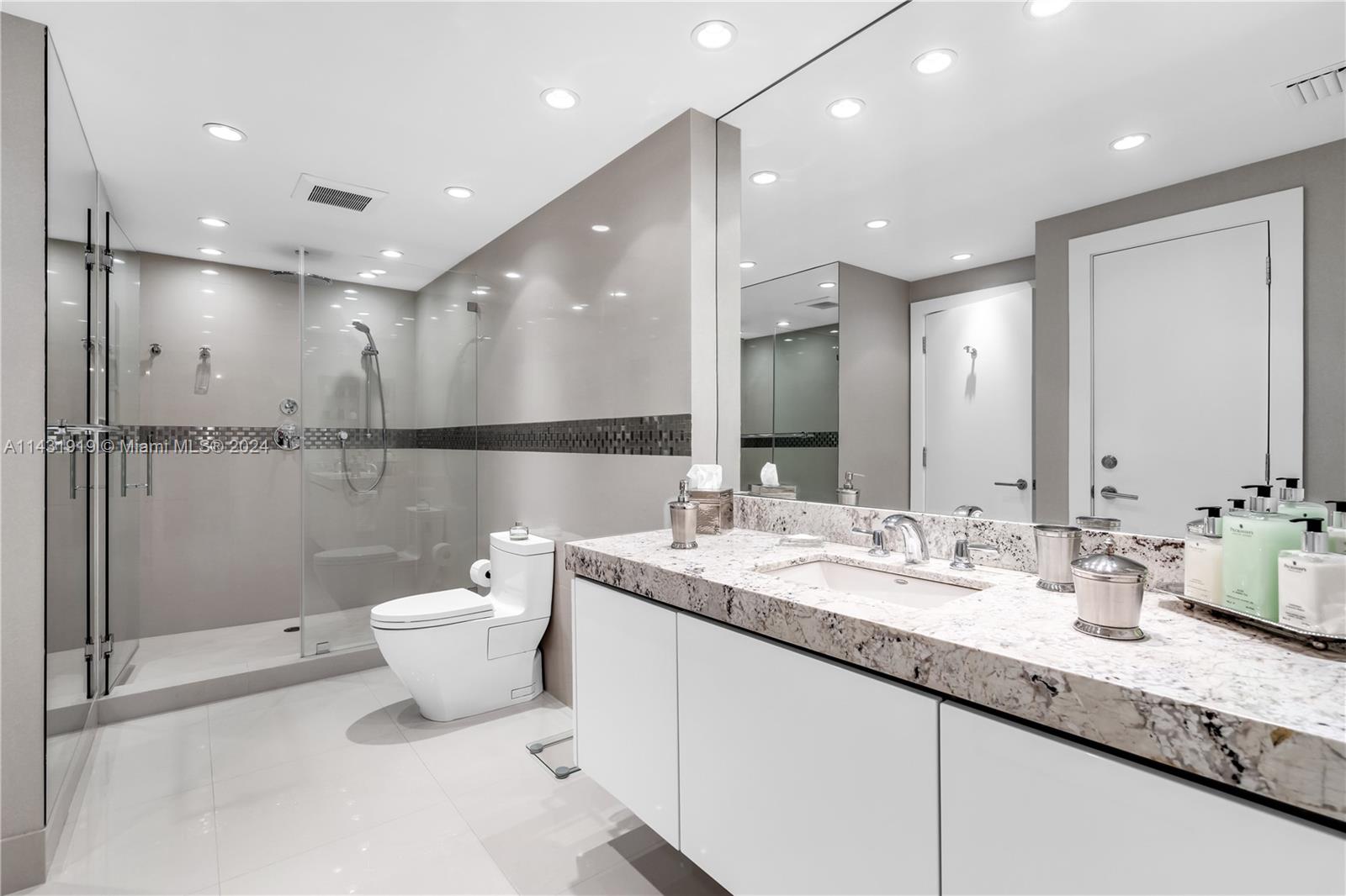 BRICKELL PLACE PHASE II C - Residential