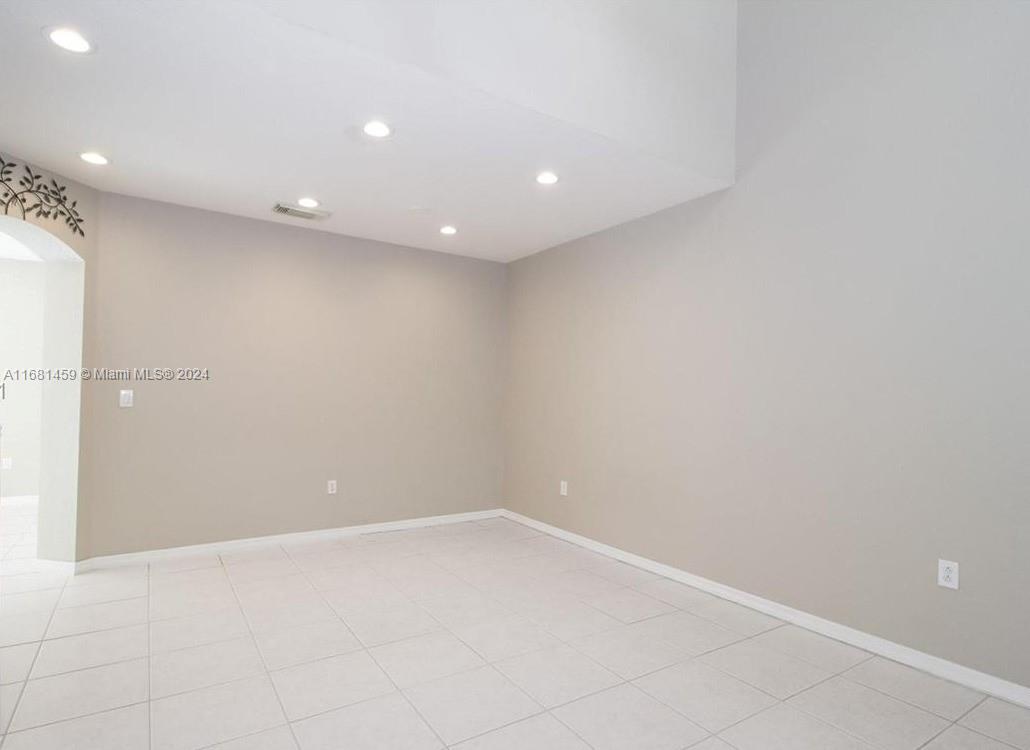 PEMBROKE FALLS PHASE 3 - Residential Lease