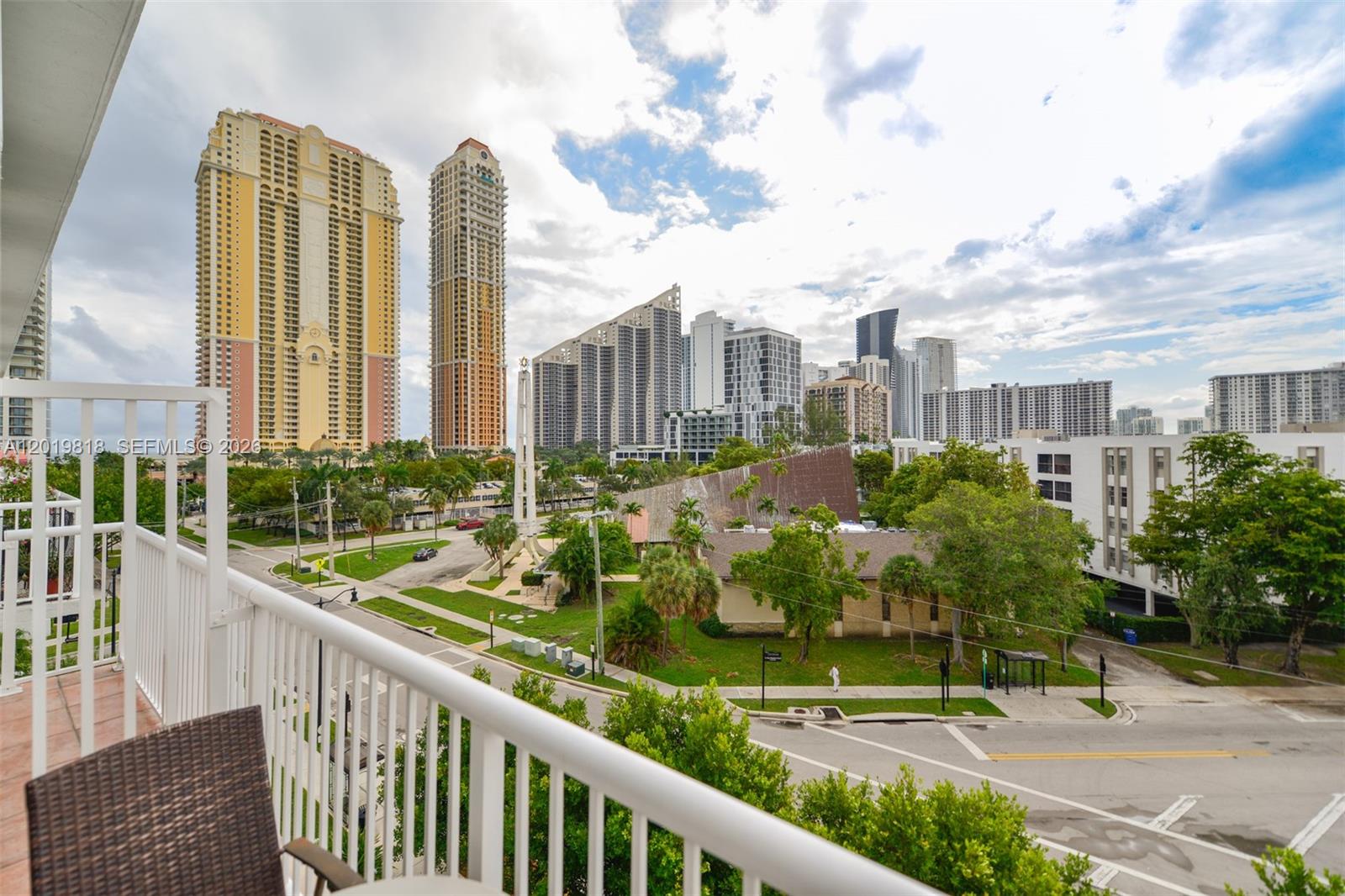 TOWNE ROYALE CONDO - Residential