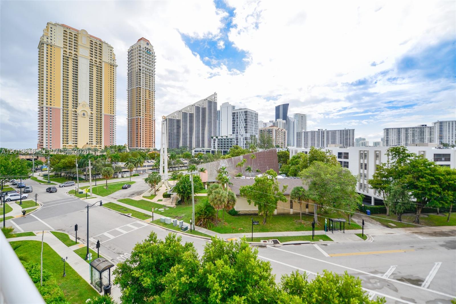 TOWNE ROYALE CONDO - Residential