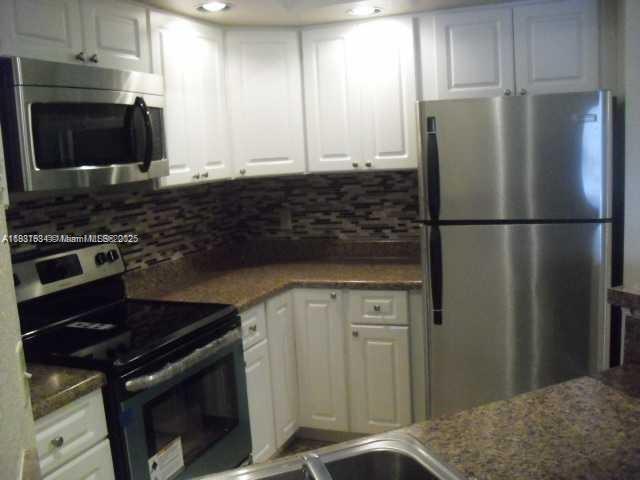 3420 N Pinewalk Dr N 736