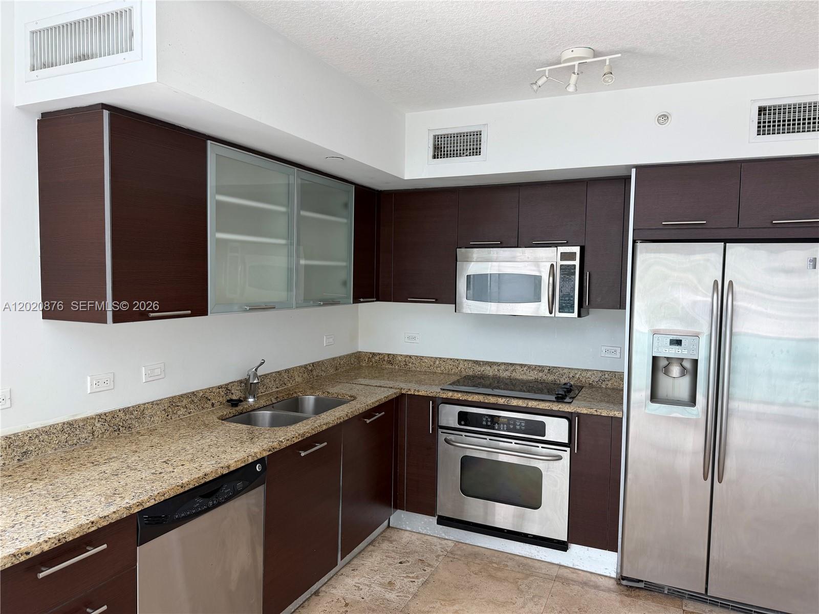 41 SE 5th St 716